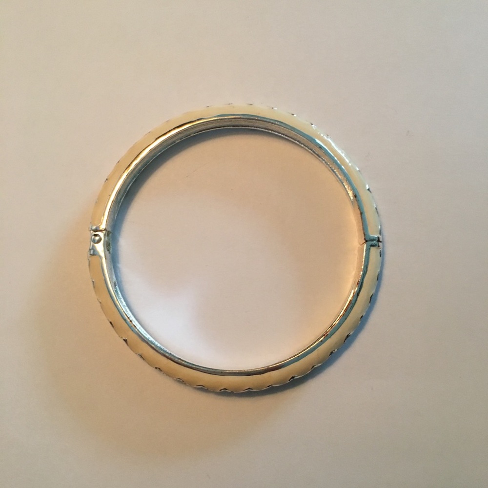 Checkered Bangle - Picture 2 of 3